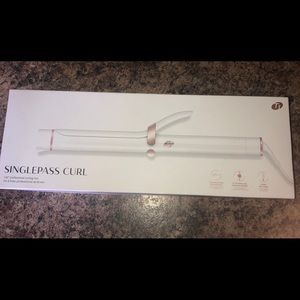 T3 Single Pass Curling Iron 1.25”.